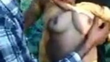desi aunty in khet college boys playing with her boobs