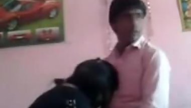 Desi aunty satisfied with big one
