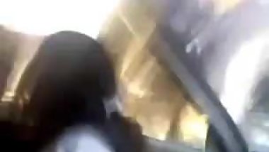 Desi muslim ChotiBahen se Baiyya ne Lund Chusvaya Car