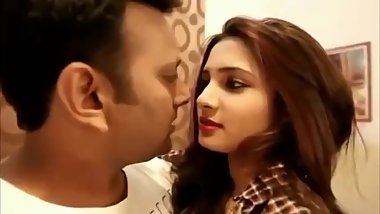 Indian boyfriend apni girlfriend ko jabardasti chus liya sara ras