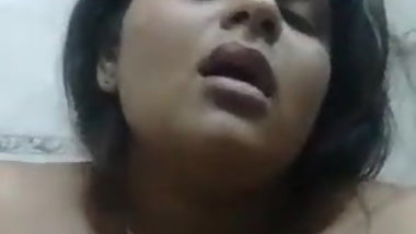 Desi Slut Bhabhi Masturebating in Bathroom