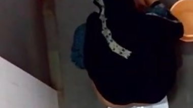 Bangladeshi Desi Hijab & Womans toilet Hidden cam
