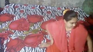 Desi aunty caught
