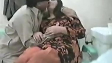 Pakistani Dentist Fucks Patient