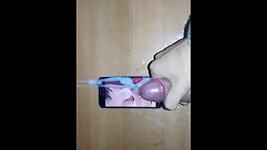 Chi di voi non ha mai desiderato sborrato sul telefono? - King of cumshot