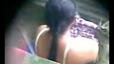 desi indian aunty taking bath hidden cam