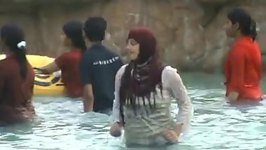 Bangladesi hijab girl dancing hot 1