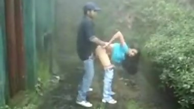 Couple take a hike and fuck outdoors