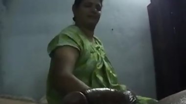 juicy handjob by south indian hoe