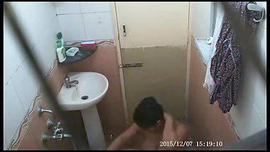 beena bhabhi cute hips bathing in her bathroom