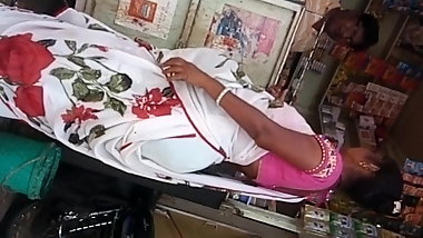 big ass desi gujjuu aunty saree
