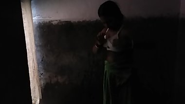big boob desi chachi bathing