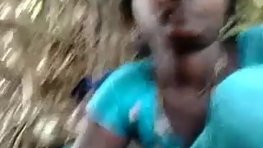Desi chick loves sucking in Jungle