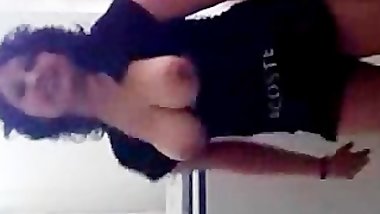 Dancing North Indian Pakistaner bounces her nice Hindi Boobs