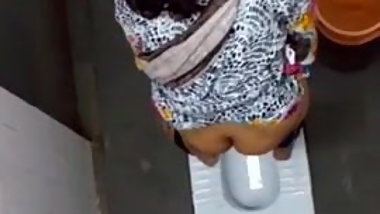 Desi Toilet Peep P2