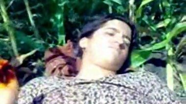 Indian village woman fucks tiny dick among shrubs