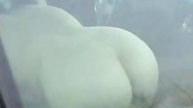 Busty Paki Car Girl sucks standard 4 inch Pakidick in Paki Porno