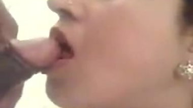 desi- very beautiful punjabi aunty sucking dick