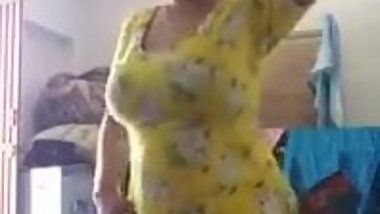 Desi wife hot dance