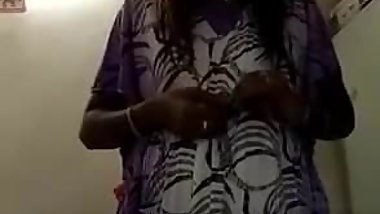 Desi naughty Swathi Naidu latest fingering selfie