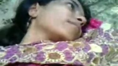 Desi clean shaved pussy cousin bahan sex video