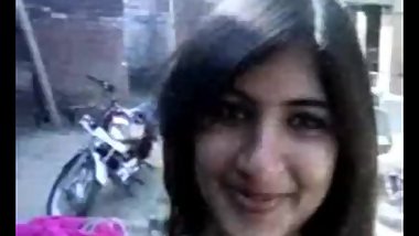 Desi gaon meh Behan ki chudayi MMS scandal