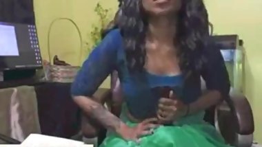 Hot indian Mallu Playing with dildo juicy pussy adf.ly/1gP9cp