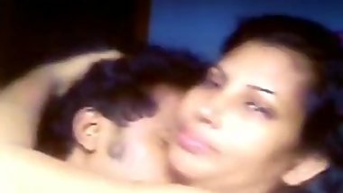 Sexy south indian kissed her boyfriend all over