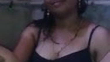desi girl showing her pussy and tits to bf