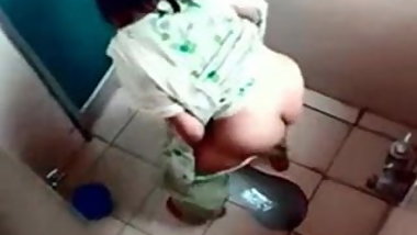 Bangla desi Dhaka Hostel Girls Hidden Cam in Toilet HQ