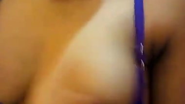 desi girl boob pressing - tevidiya