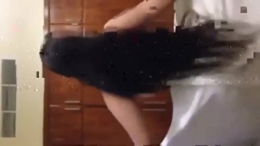 Simranbhabhi dance and fuck a Servent in hotel from delhi