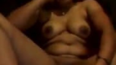 Desi wife calling her lover with mobile and masturbating