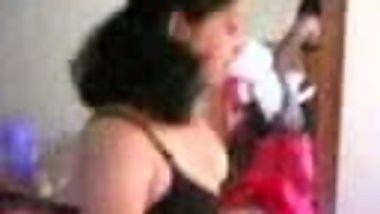 Hot Indian desi vabi exposed (foreplay, recorded in hotel)