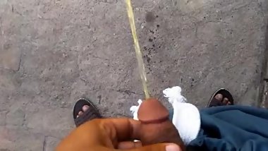 pakistani teen pissing outdoor