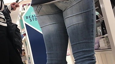 Savor Curvy Candid Ass in Designer Jeans