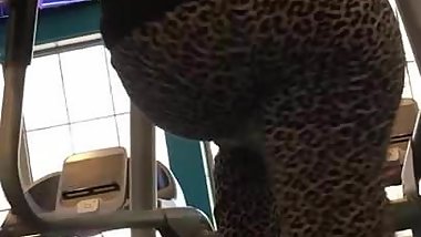 Desi Booty Jiggle 2