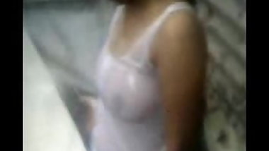 Desi girl topless bathing hot hidden video