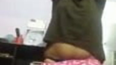 desi chennai mnc girl self shot her stripping naked