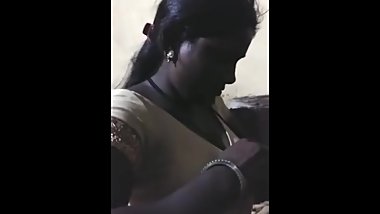 indian desi aunty in white saree