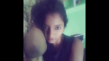 Desi girlfriend singing while posing nude fir her boyfriend
