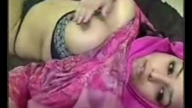 Hot Indian Asma video cams