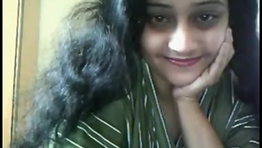 35yr Old Thick Hairy Desi Aunty Fucks Her Cunt on Cam