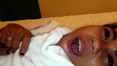 20yo Pinay Jean pinutukan sa lagusan