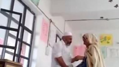 Desi principal fuck teacher in class room MMS paki old fat