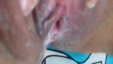 Desi wife showing Chut