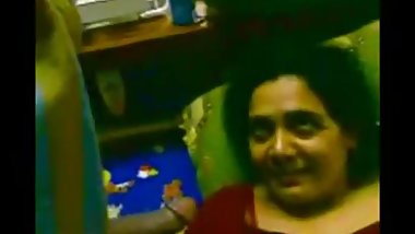 Aunty blowjobe and fingering showing boobs