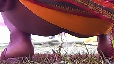 DESI HAIRY PUSSY PISS