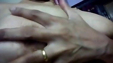 desi aunty boobs tease 1