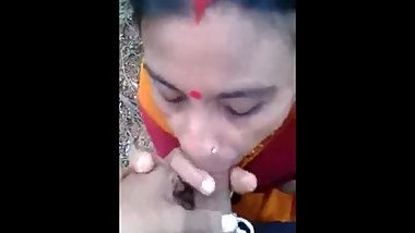 DESI VILLAGE ANUTY BLOWJOB IN OPEN WITH AUDIO